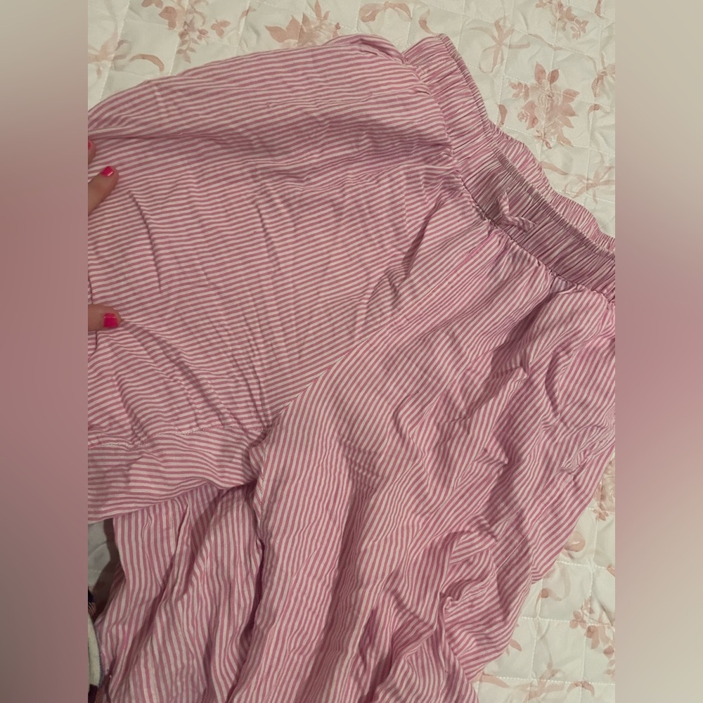 Trendy pink striped linen pants